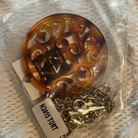 Zenzii Pendant necklace🤍 - Picture 6 of 7